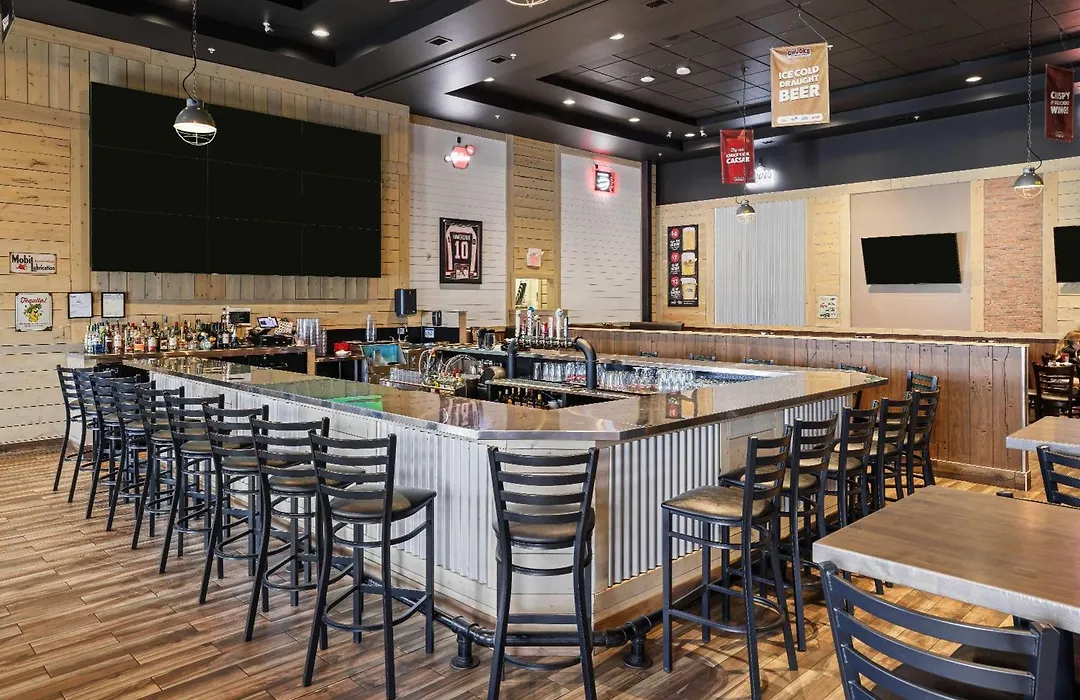 Days Inn & Suites By Wyndham Winkler-1