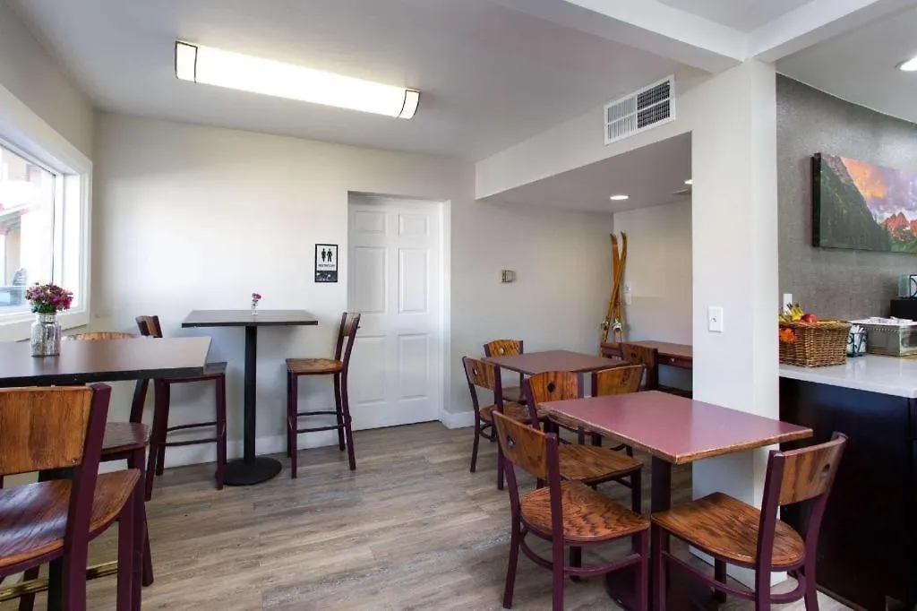 Econo Lodge Inn & Suites Durango-1
