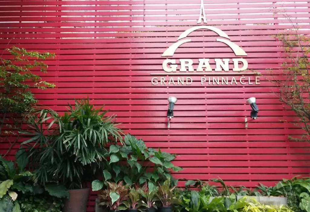Grand Pinnacle Hotel-1