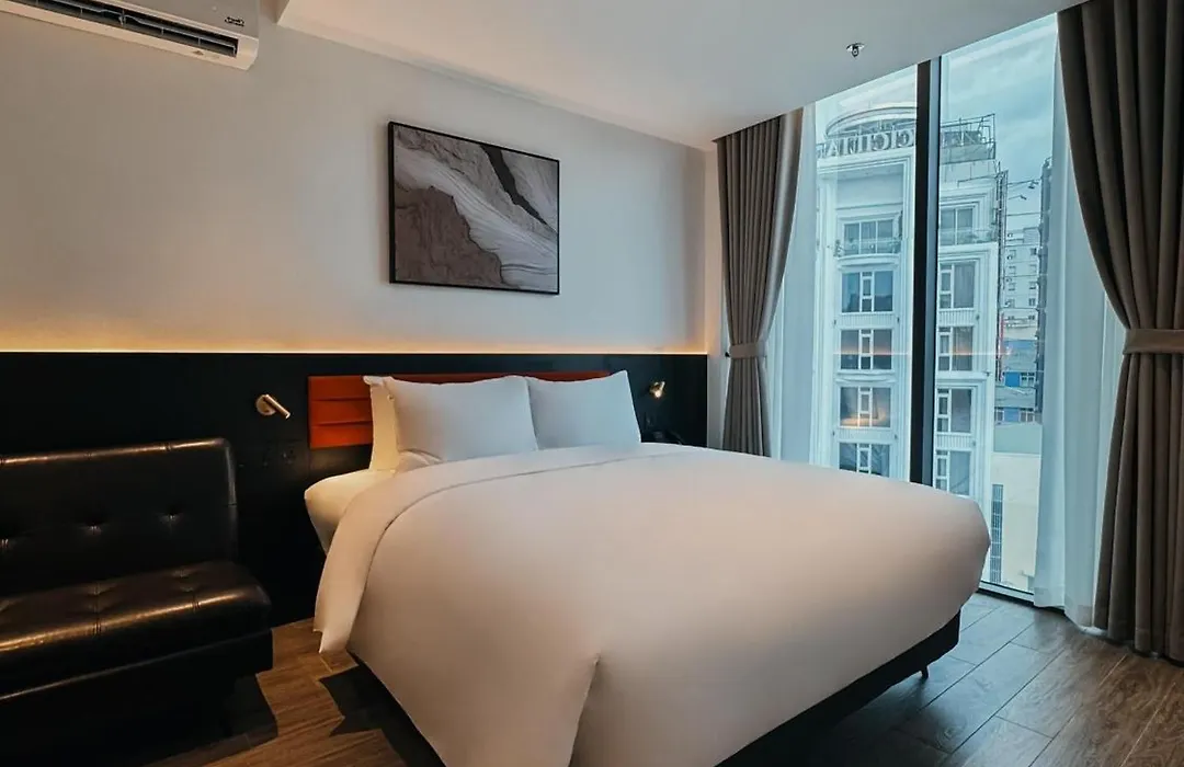 The Signature Hotel Saigon-1