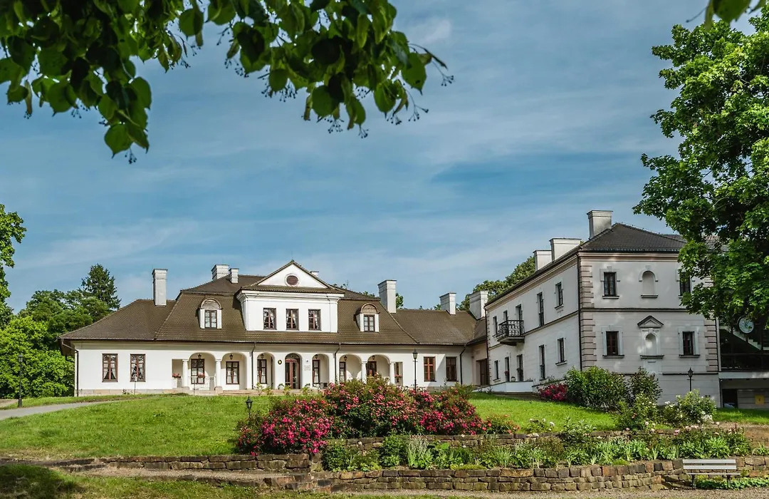 Dwor Kombornia Hotel&Spa-1