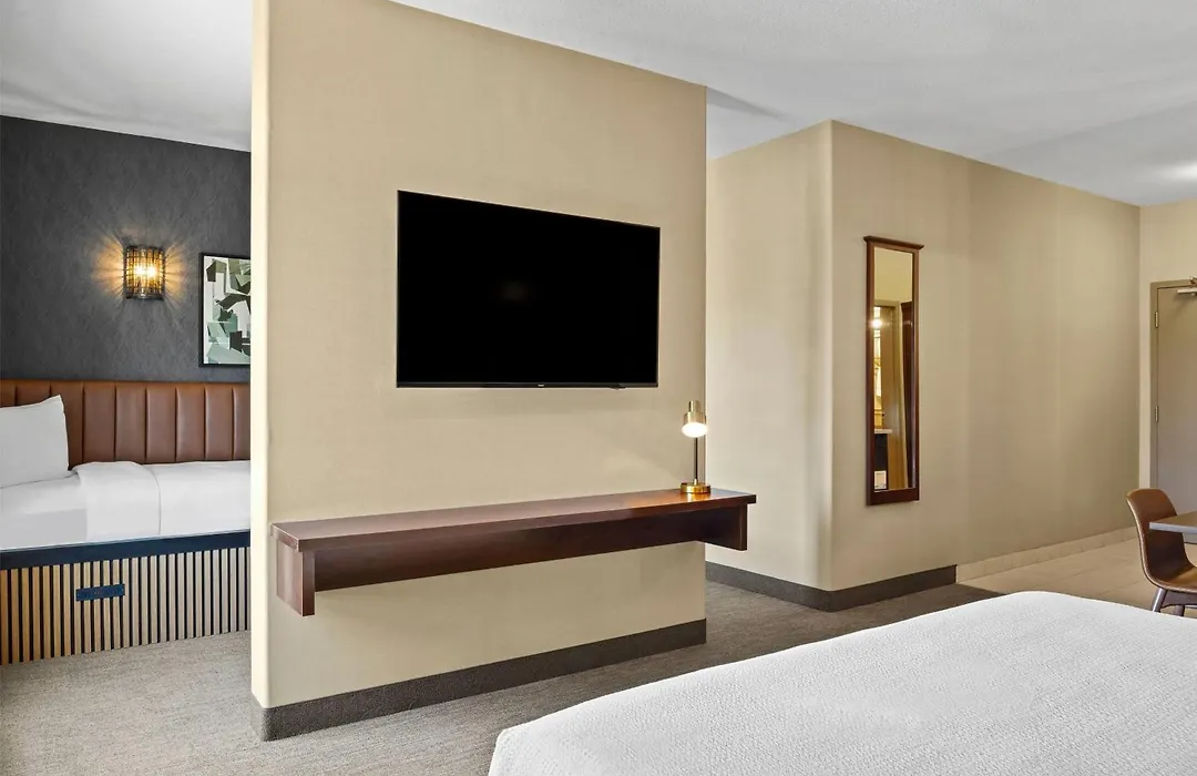 Ramada By Wyndham Drumheller Hotel & Suites-1