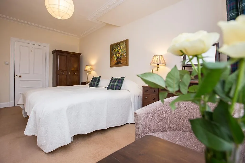 Holly Lodge-1