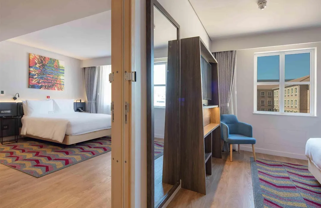 Hampton By Hilton Sandton Grayston-1