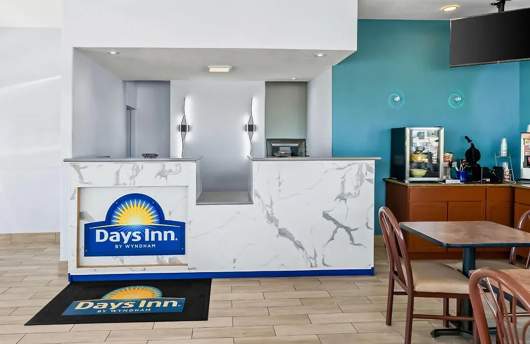 Days Inn By Wyndham Salina South-1