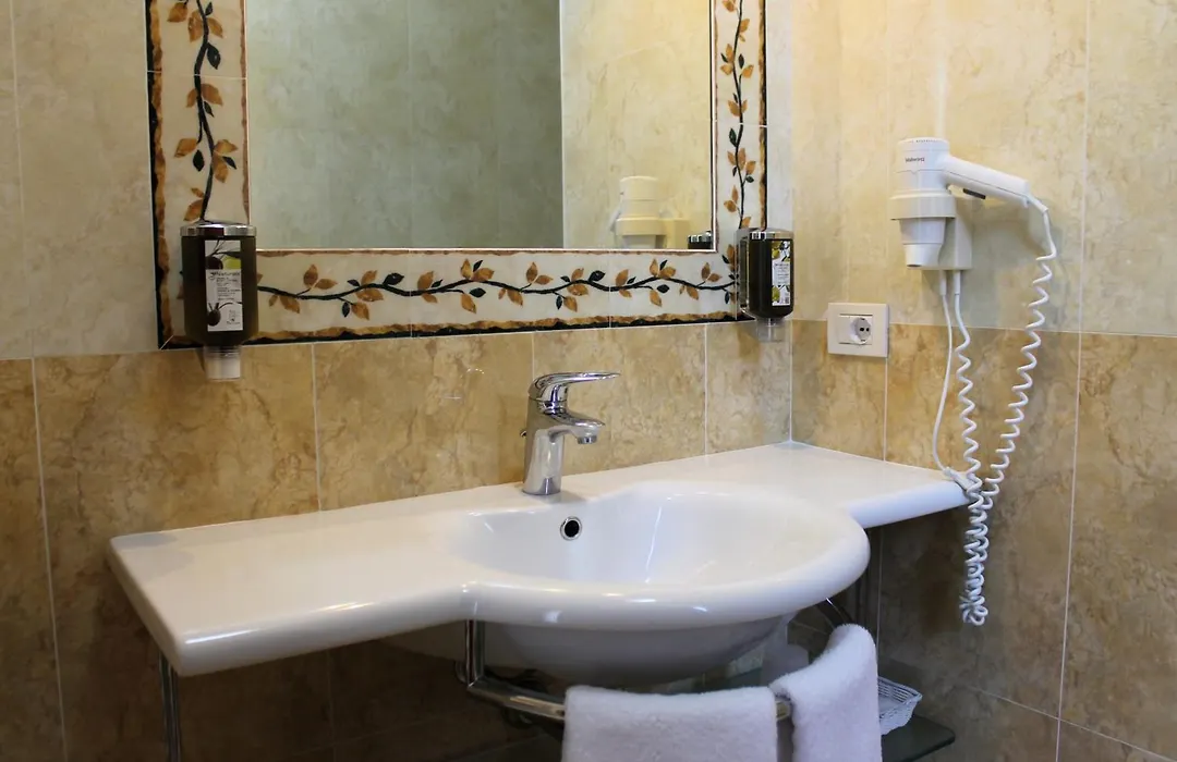 Hotel Al Sole Bardolino-1