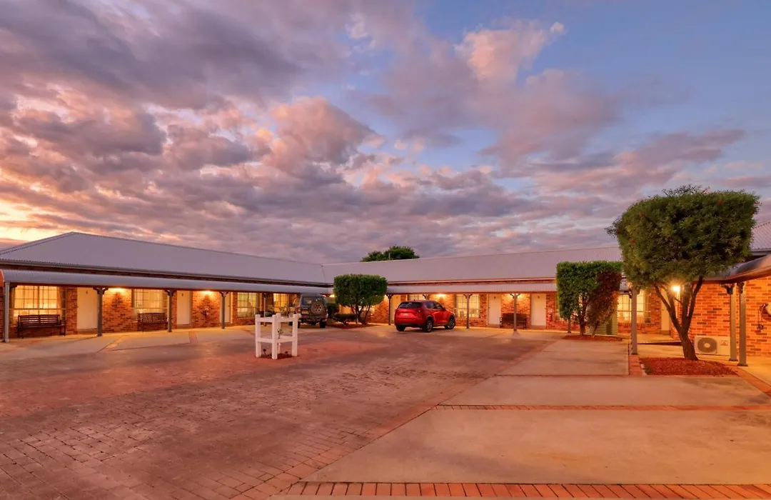 Country Gardens Motor Inn-1