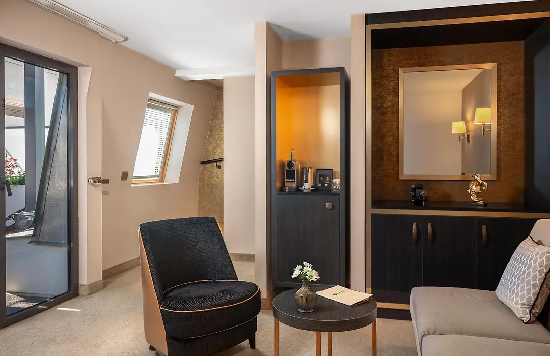 Niepce Paris, Curio Collection By Hilton-1