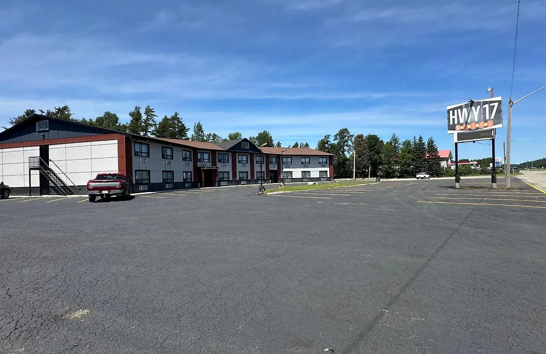 Hwy 17 Hotel-1