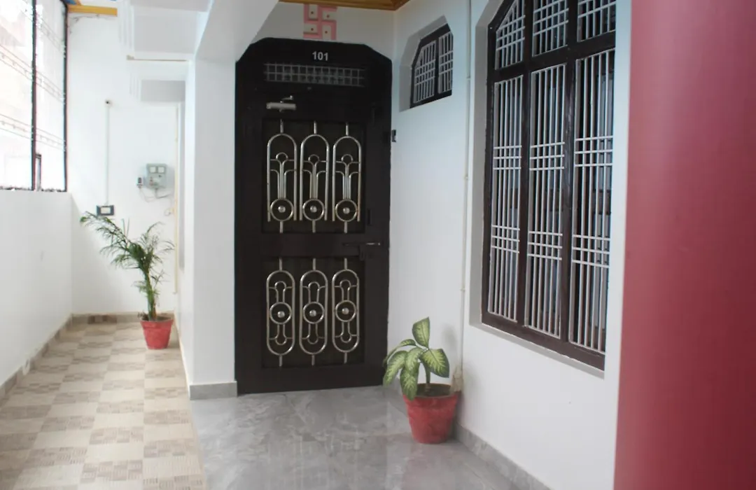 Shri Narayanam Guest House And Home Stay-1