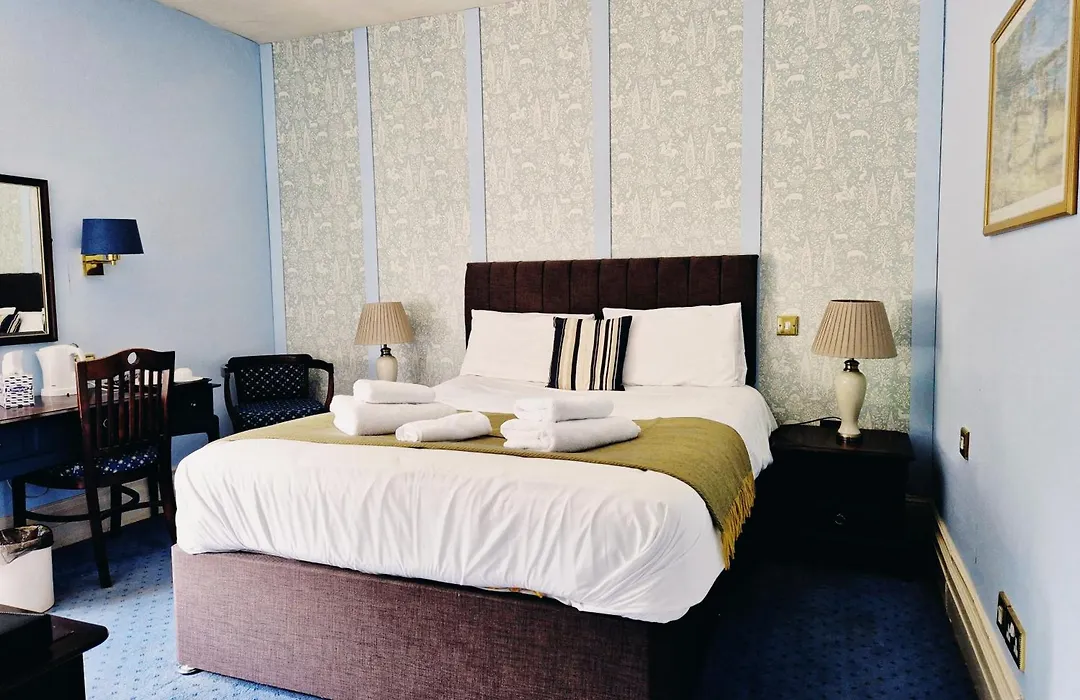 The Devil'S Punchbowl Hotel-1