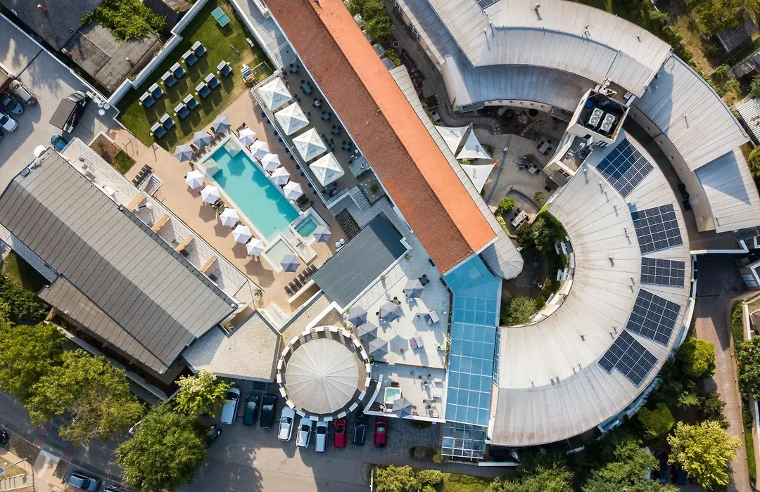 Ce Plaza Hotel-1