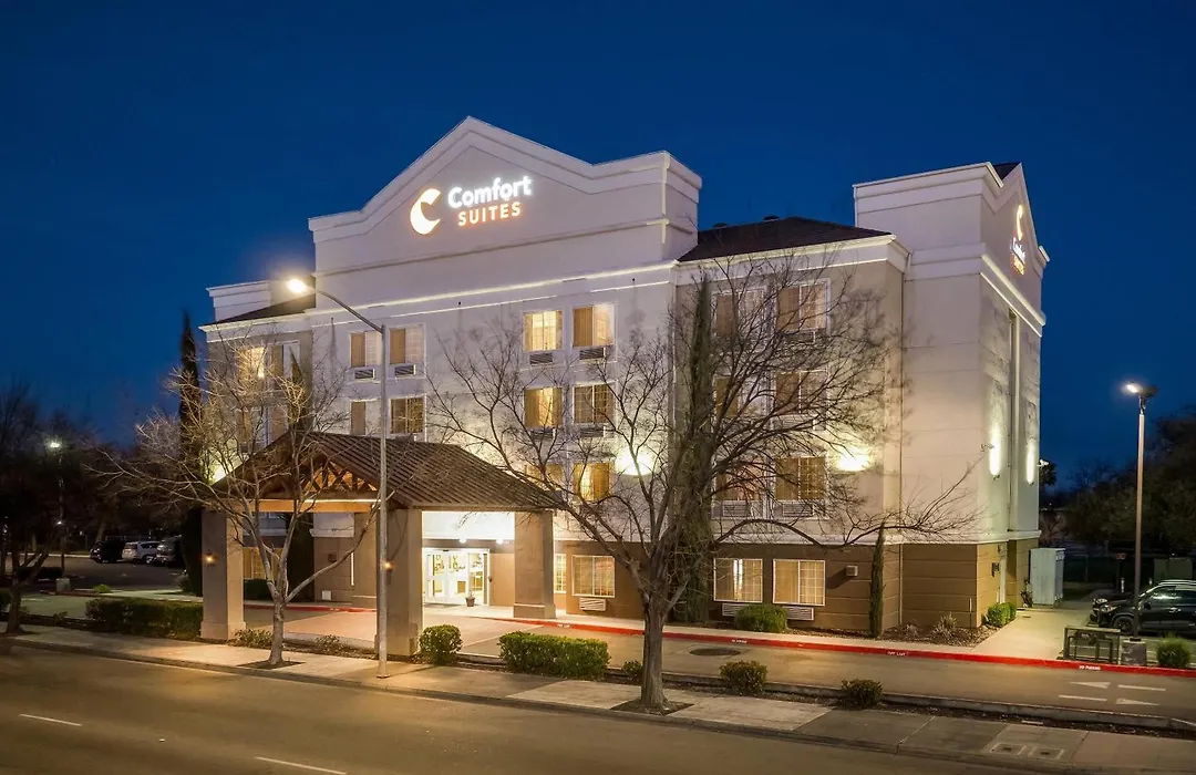 Comfort Suites Clovis - Fresno-1