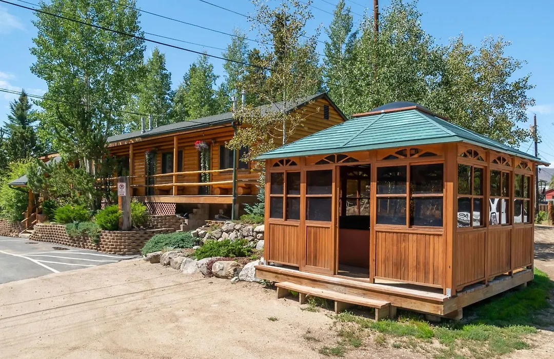 Spirit Lake Lodge-1