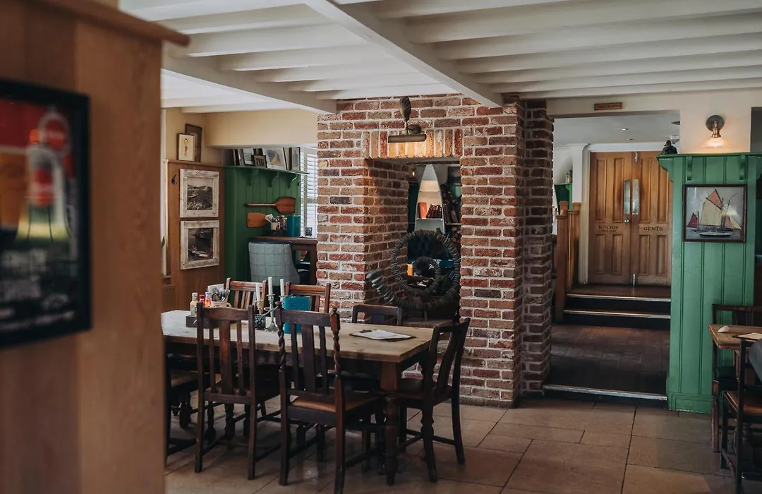 Lulworth Cove Inn-1