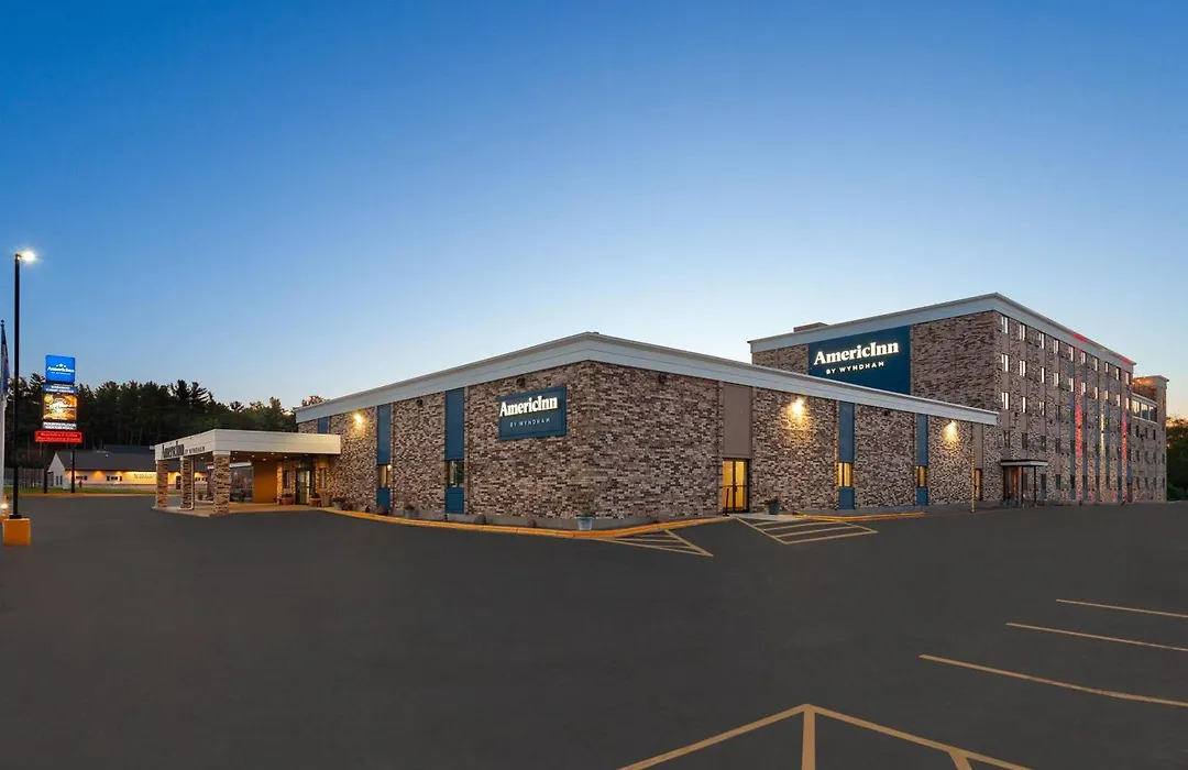 Americinn & Suites By Wyndham Baraboo Event Center-1