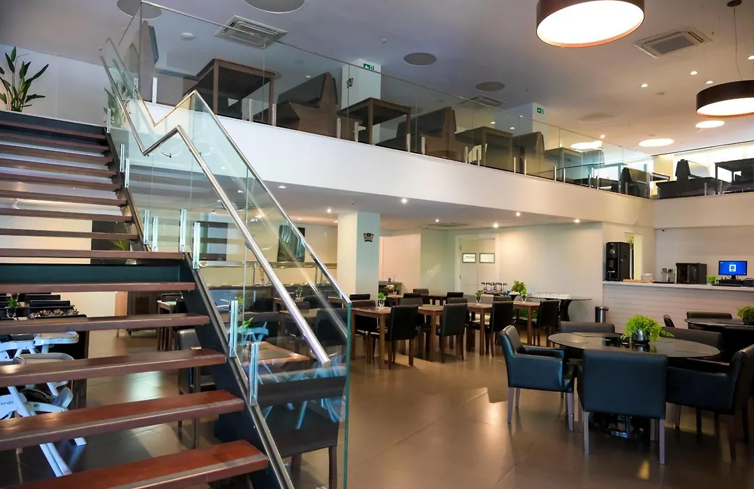 Delmond Hotel-1