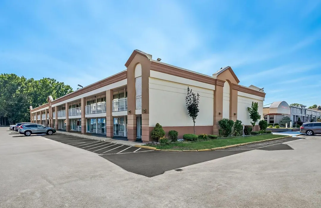 Howard Johnson By Wyndham Albany-1
