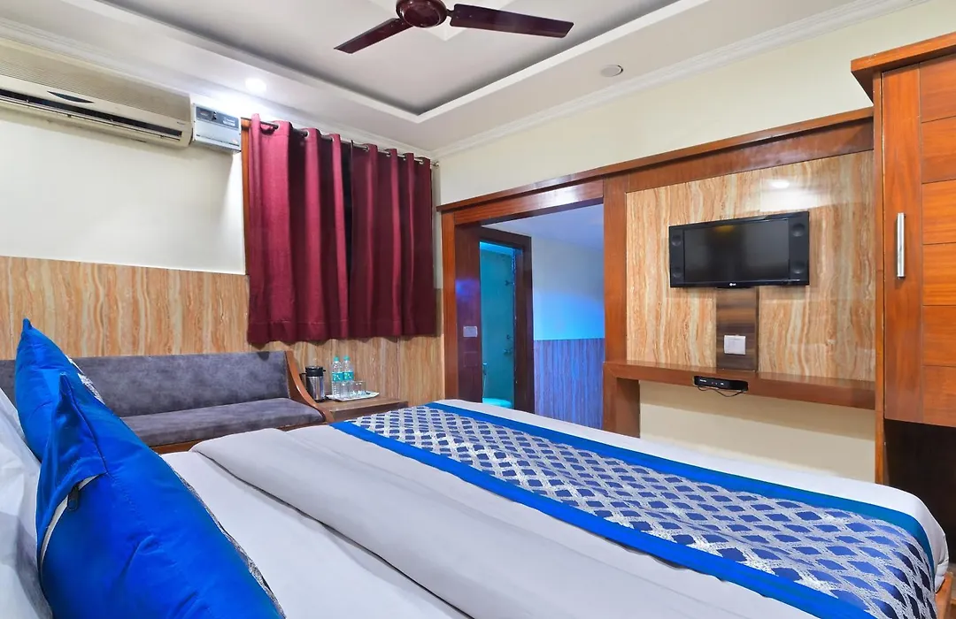 Hotel Glow Inn Paharganj-3 Mins Walk From New Delhi Railway Station-1