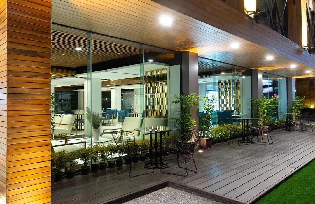 Holatel Hotel Phitsanulok-1