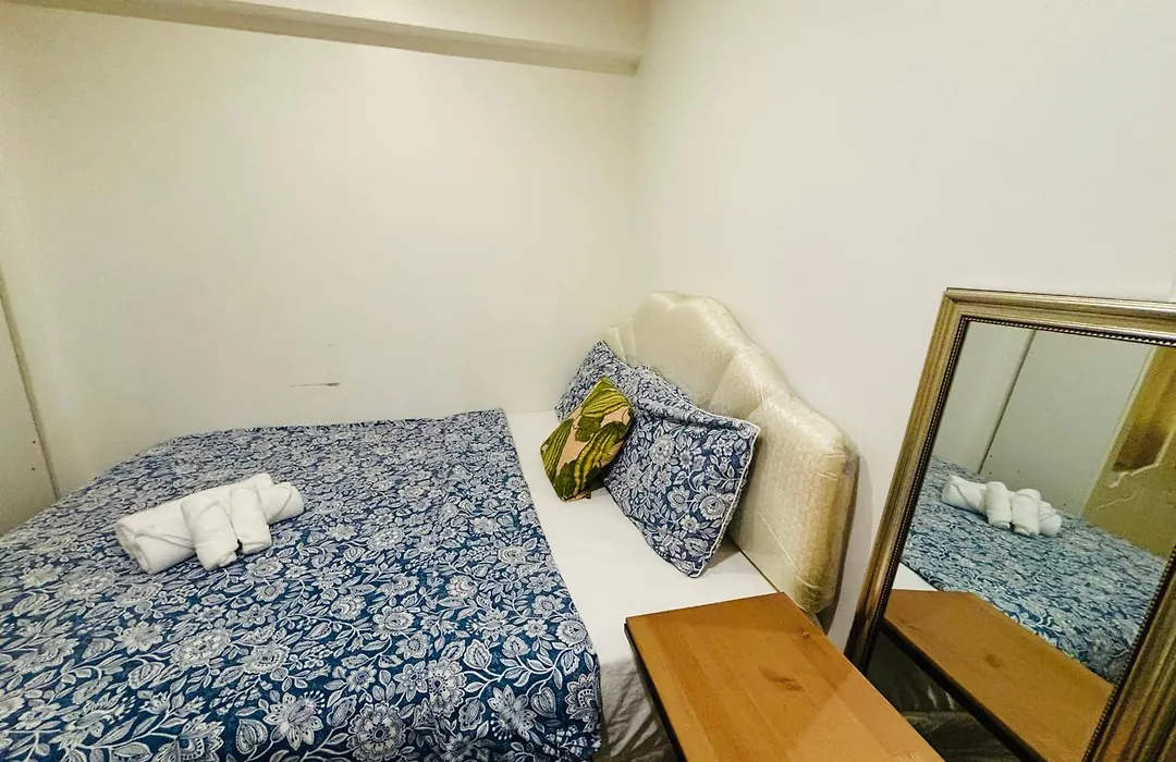 Ree House Sukhumvit Adults Only Guesthouse Near Mrt-1