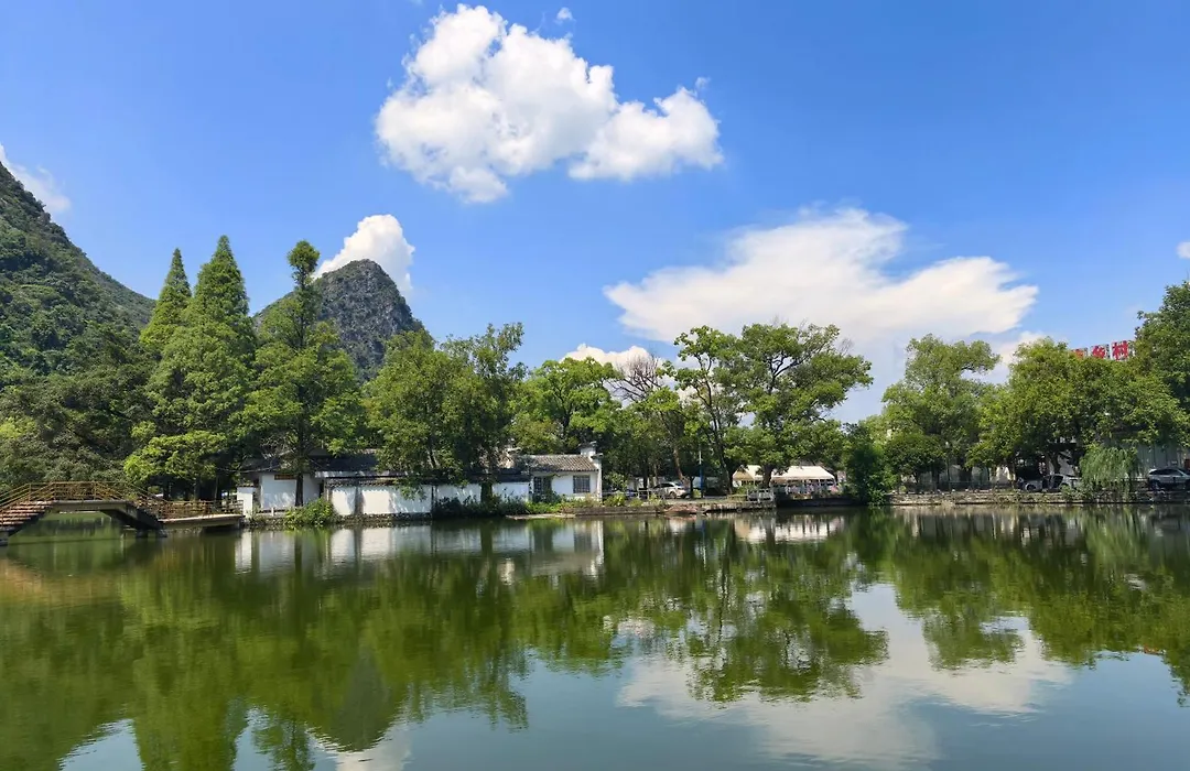 Guilin Village Creek Inn & Free Pick Up Service Over Three Nights-1