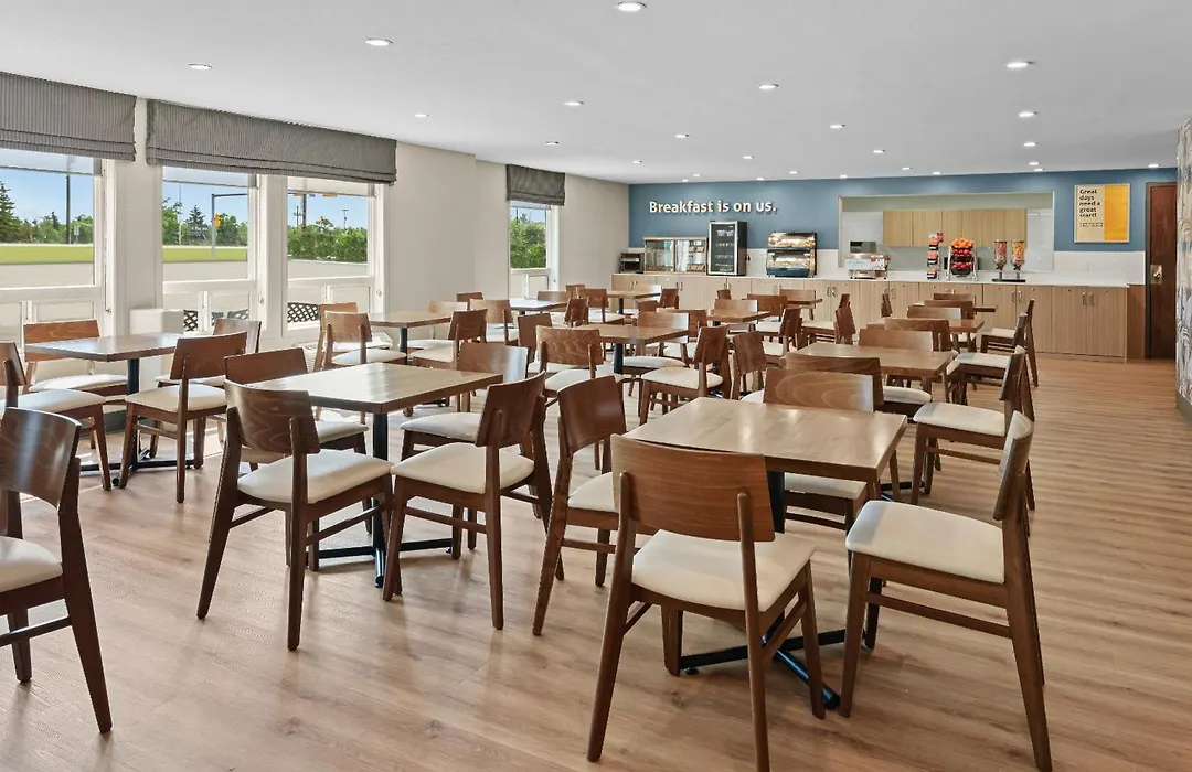 Days Inn By Wyndham Regina-1