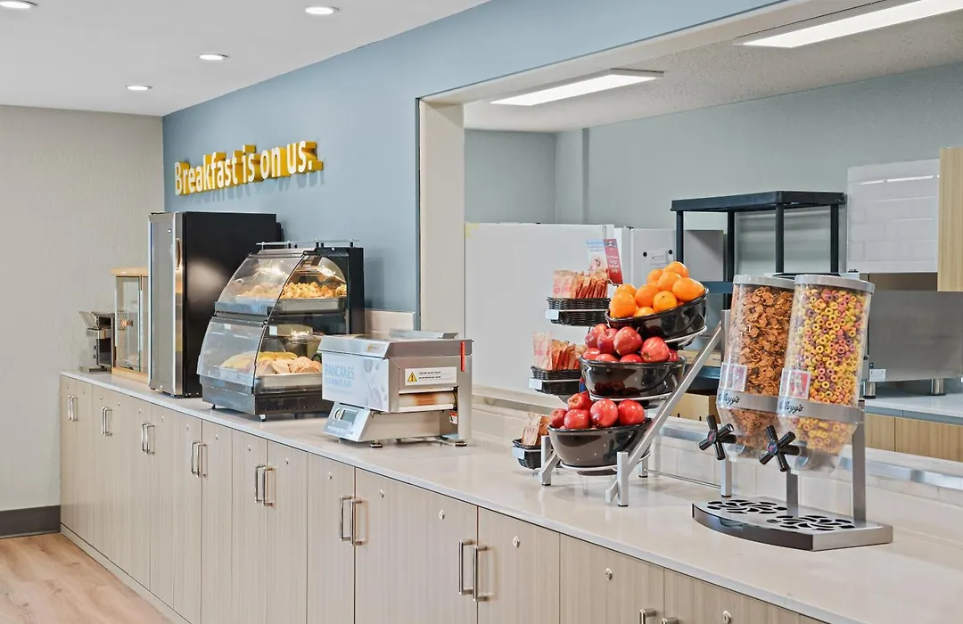 Days Inn By Wyndham Regina-1