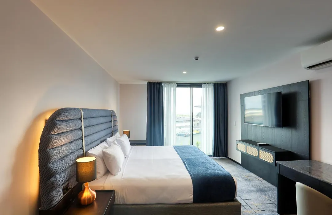 Marsden Suites Albany-1