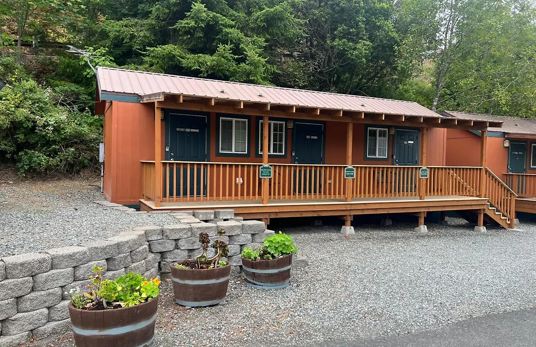 Rogue River Landing Resort-1