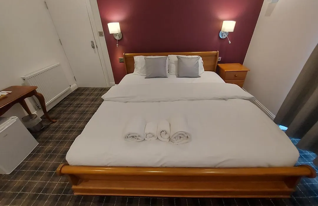 The Cassillis Hotel - Smart Self Check-In Hotel & Bar-1