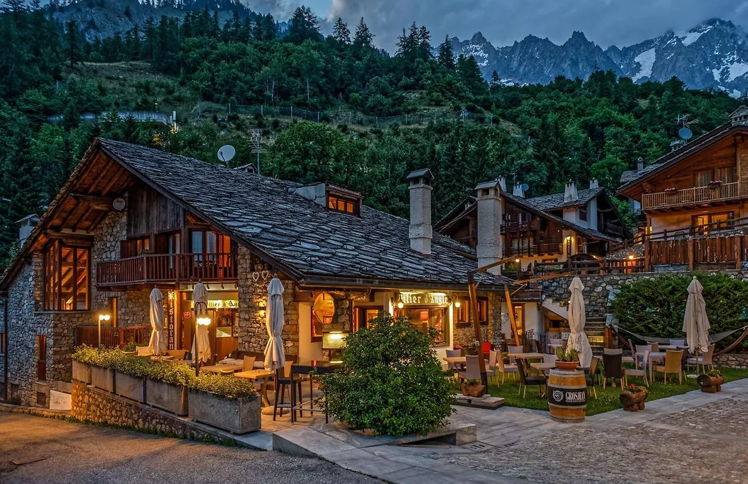 Hotel Pilier D'Angle & Wellness-1