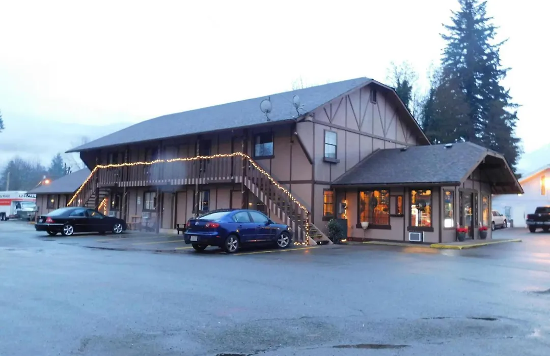 Packwood Inn-1