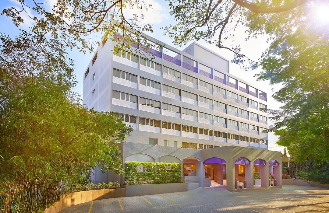 Vivanta Bengaluru Residency Road-1