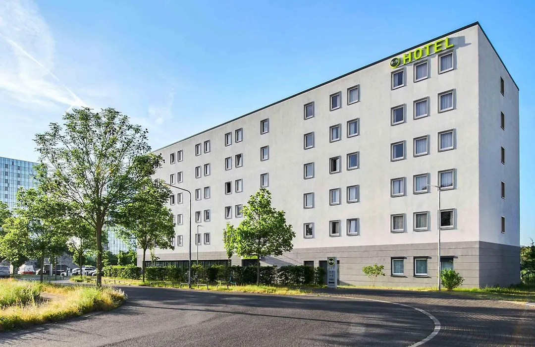 B&B Hotel Frankfurt-Airport-1