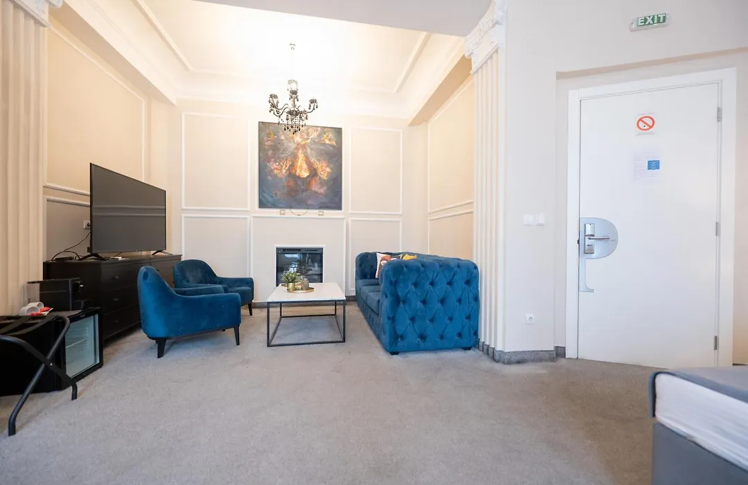 Kings Palace Suites-1