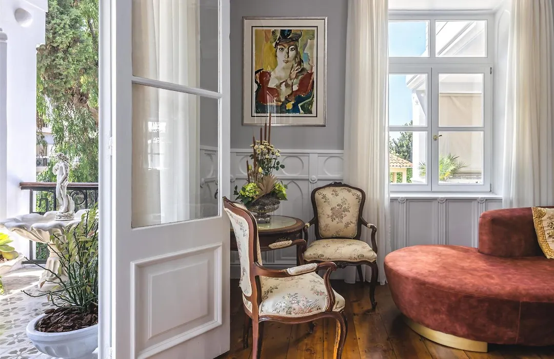 Victoria Mansion A Luxurious Neoclassical Experience-1