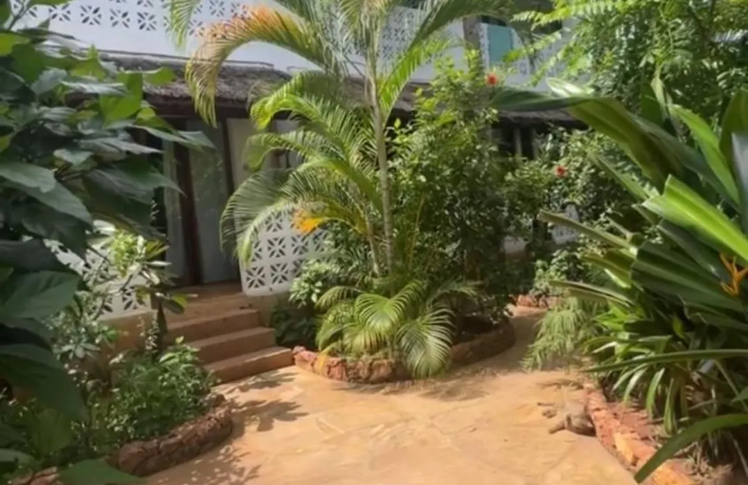 Siri Beach Lodge-1