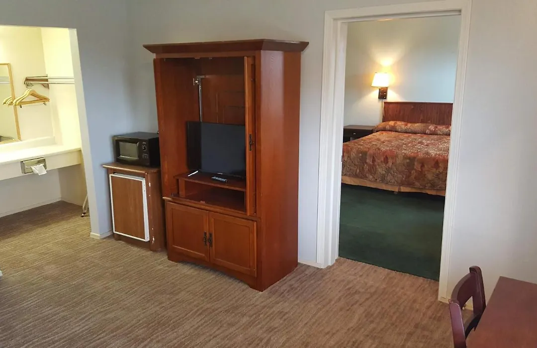 Lake Eufaula Inn & Suites-1