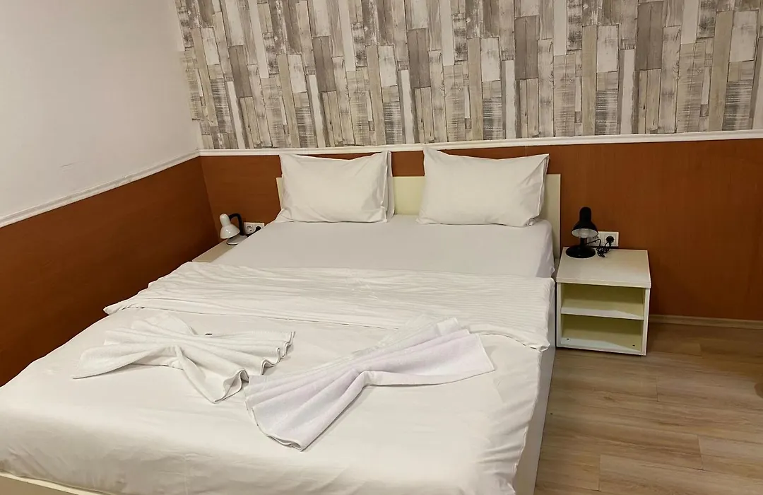 Easy Star Hotel-1