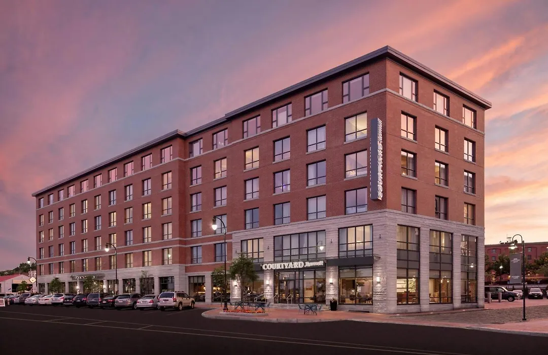 Courtyard By Marriott Portland Downtown/Waterfront-1