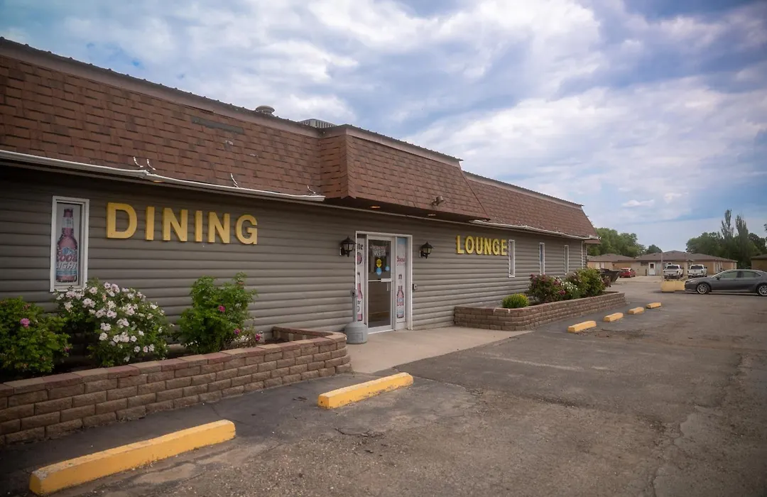 Cedar Inn Motel-1
