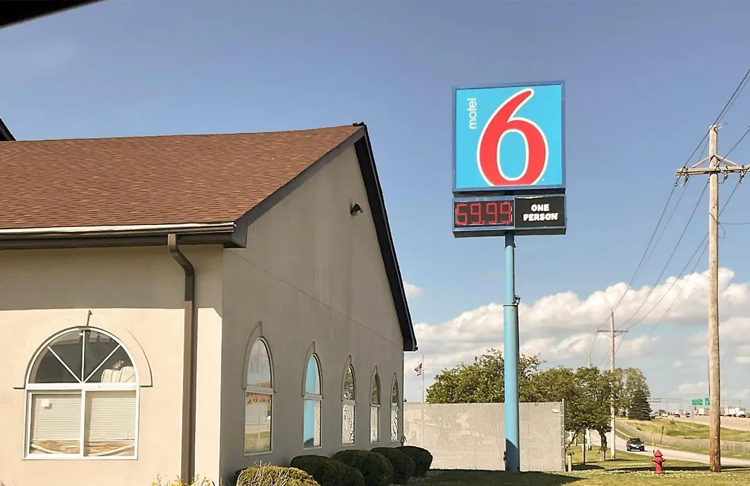 Motel 6 Omaha - Iat West-1