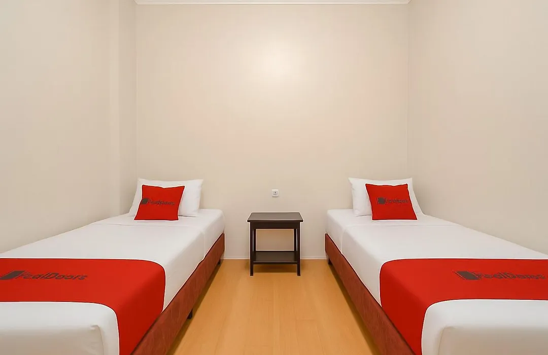 RedDoorz near Metro Bandung-1