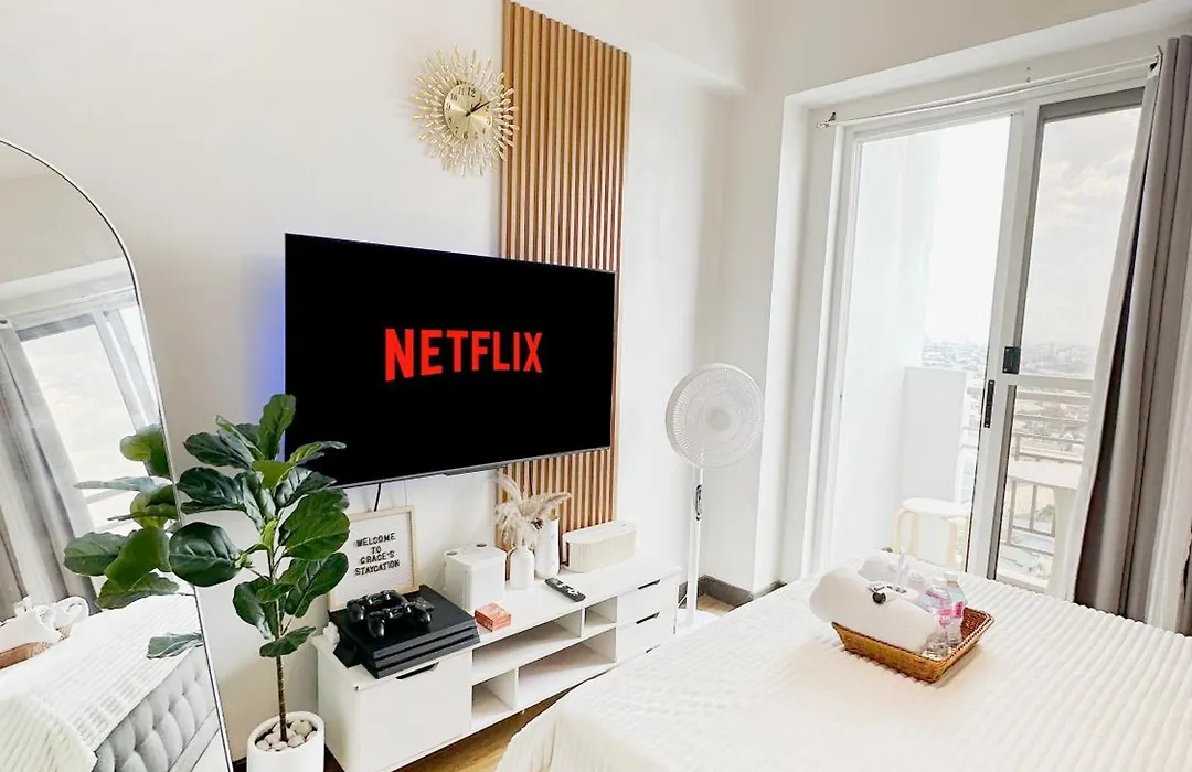 Zinnia Towers 1Br Condo With Ps4 Karaoke Netflix & Swimming Pool-1