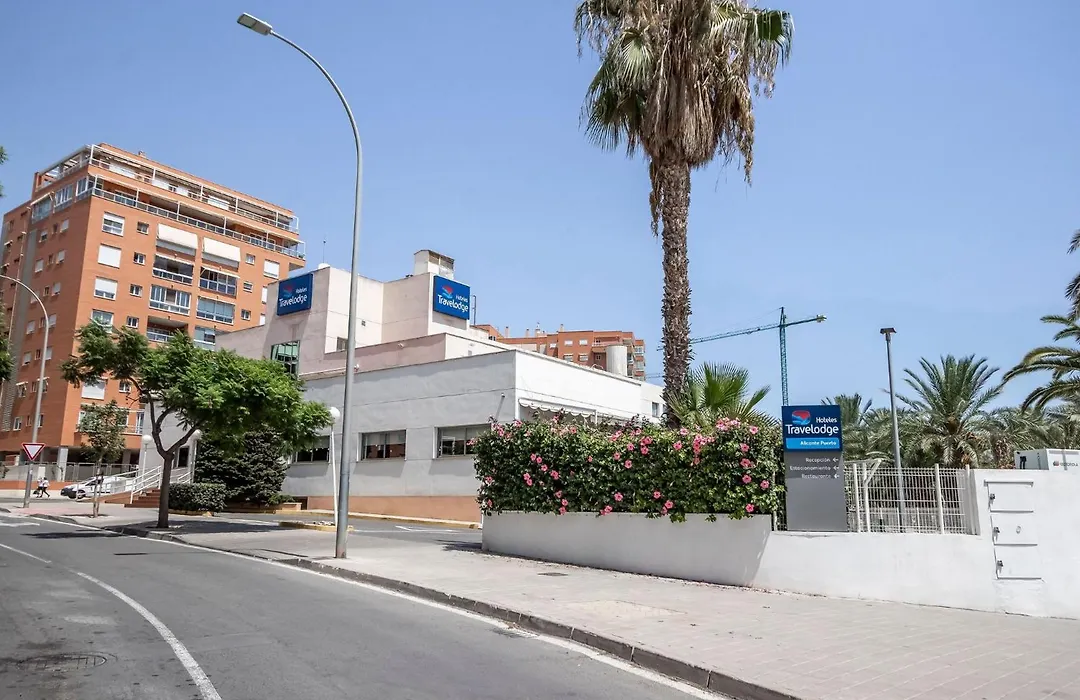 Travelodge Alicante Puerto-1