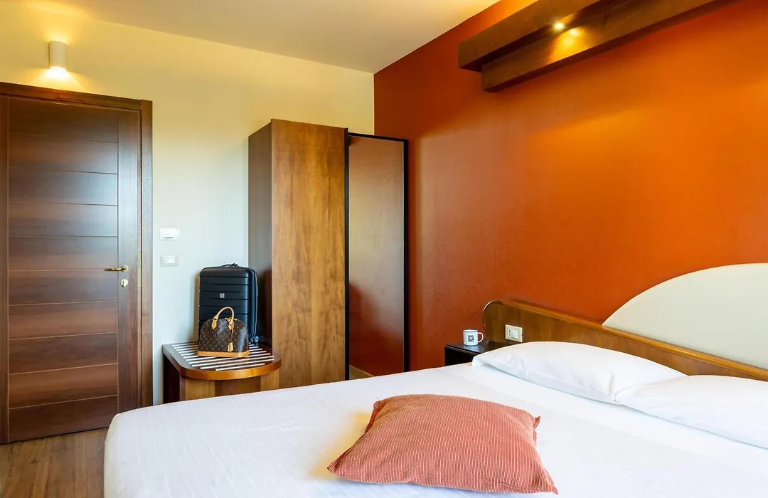 La Villa - Sure Hotel Collection By Best Western-1
