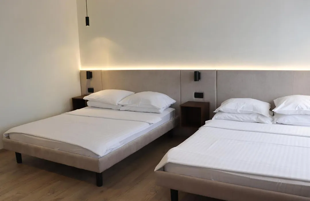 Rooms Vodisek - Depandansa Hotela Capris Capodistria Boutique-1