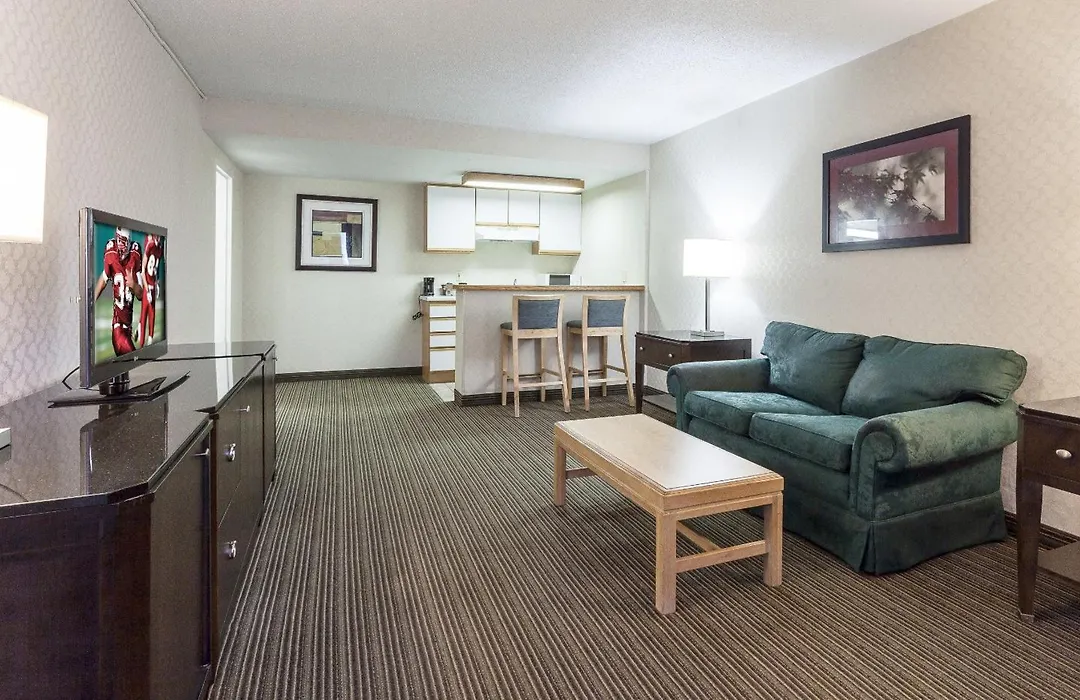 Red Roof Inn & Suites Dekalb-1
