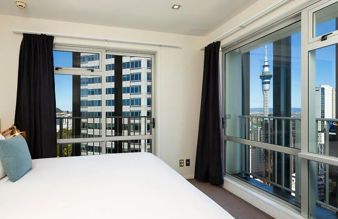 Auckland Harbour Suites-1